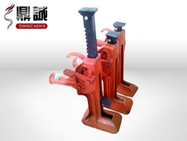 點(diǎn)擊查看詳細(xì)信息<br>標(biāo)題：齒條式起道機(jī) 閱讀次數(shù)：4295